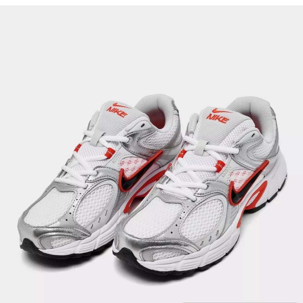 Nike V5 RNR Sneaker